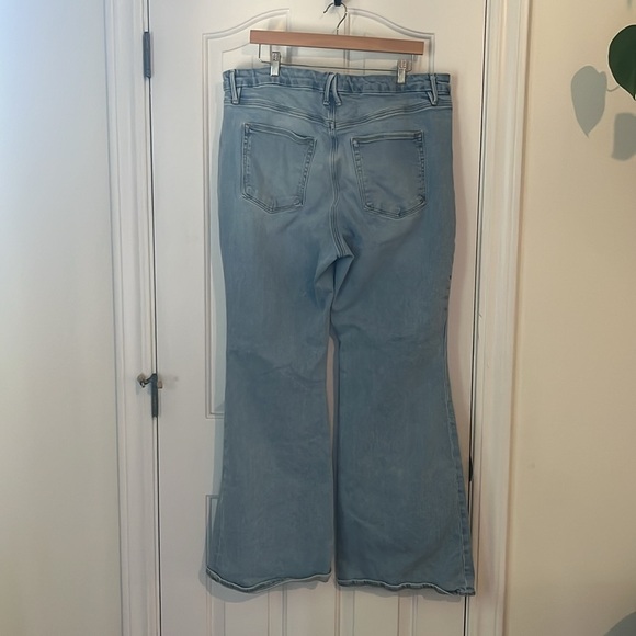 Good American | Good Legs Flare Denim Jeans Light Wash Plus Size 18 - Picture 7 of 12